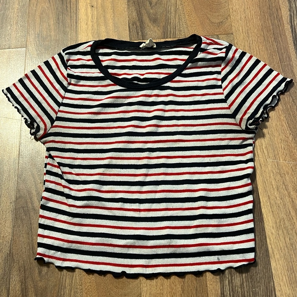 Garage stripped crop top